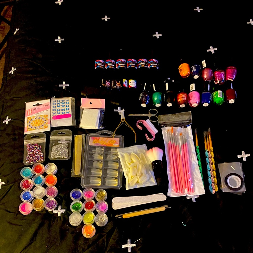 I am selling nail stuff and a wig - Picture 1 of 5